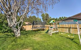 Lovely Twin Falls Home With Private Hot Tub!